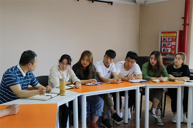 【院长座谈会】小谈学习生活 大谈职业理想——0638太阳集团官网召开本月院长座谈会