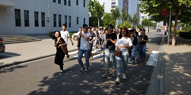 【完满班级】守护绿色,公益捡跑