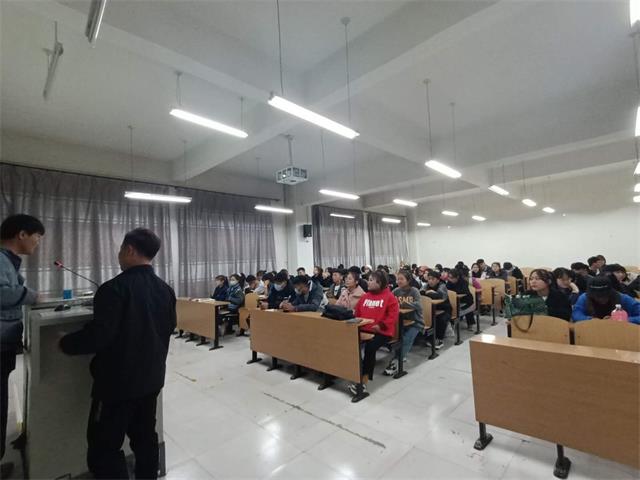 【主题班会】理性消费 防止电信诈骗视传2001班