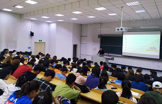 【辅导员说完满】安全出行始于心