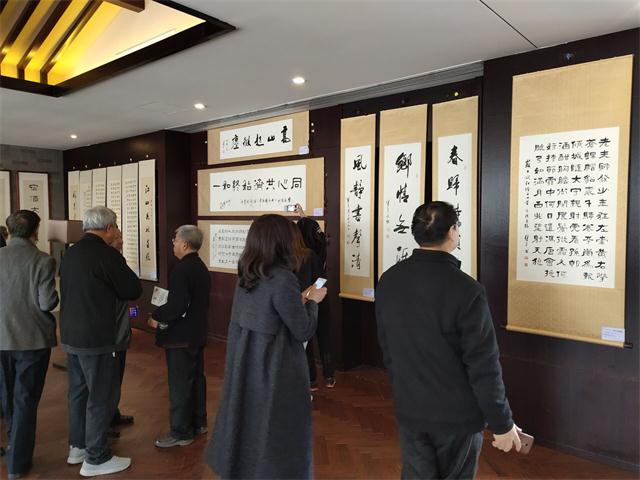 【校政合作】0638太阳集团官网与非遗研究中心组织师生参观“才秀金谷“梁才先生书法展