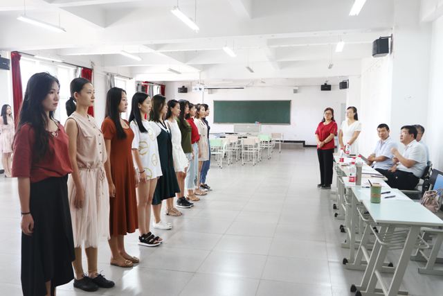 【校政合作】太谷县委副书记刘进文来我们调研指导“全国三农论坛”礼仪接待准备工作