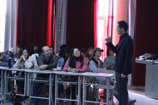 【交流讲座】设计师如何面对当今和未来的挑战——德国华裔设计师娄开明教授受邀来我们交流讲座实录